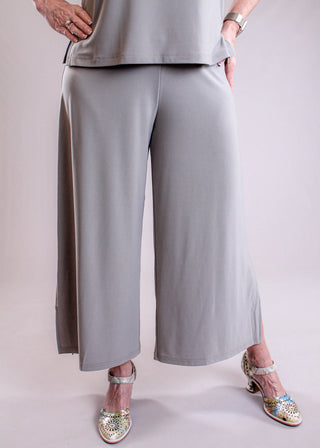 Sympli Side Slit Wide Capris Taupe front - Fashion Crossroads Inc.
