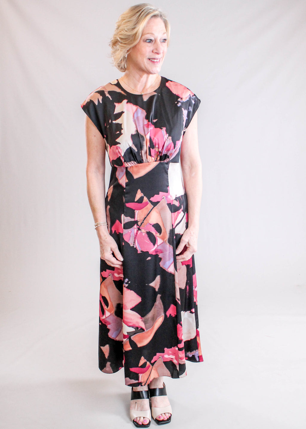 Bride Dresses Maggy London Floral A Line Dress Maggy London Short Sleeve  Abstract Floral Dress