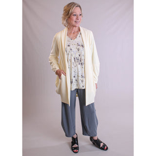 Sympli Narrow Lantern Pant modeled view Melange Gun Metal - Fashion Crossroads Inc.