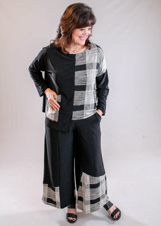 Sympli Etch Top in Black and Cashew Plaid