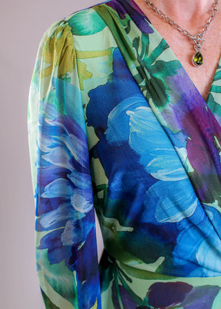 Maggie London Floral Blouson Sleeve Plunge Neck Dress detail  view - Fashion Crossroads Inc.