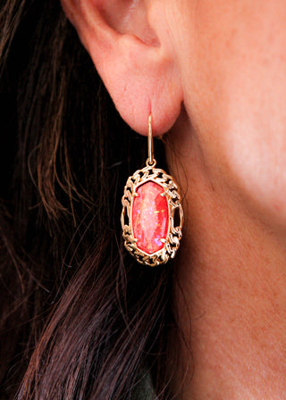 Kendra Scott Dani Figaro Earring in Papaya Mother Of Pearl detail view - Fashion Crossroads Inc.