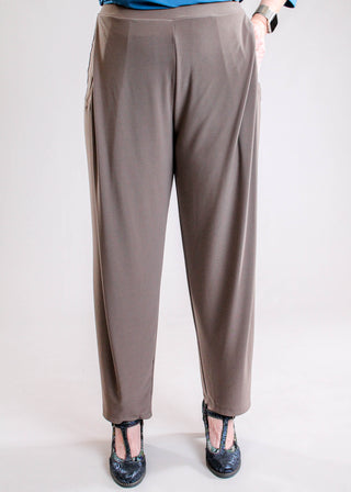 Sympli Suitable Secret Pocket Pant Front View - Fashion Crossroads Inc